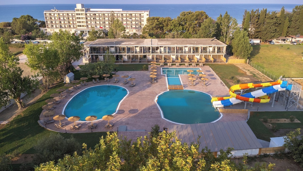 Blue Water Resort 49/60