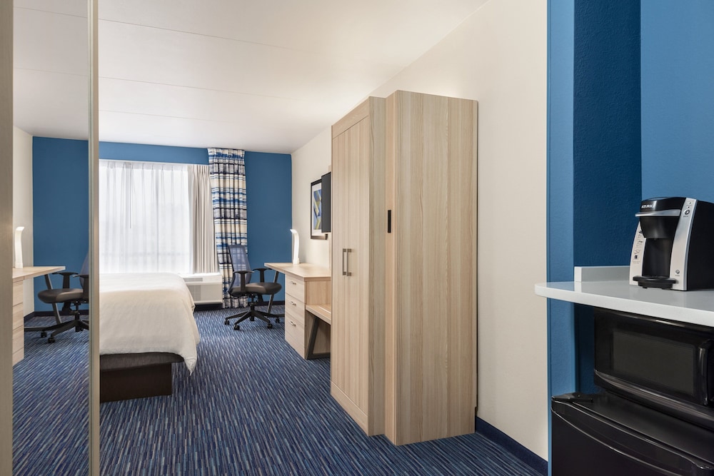 Holiday Inn Dumfries Quantico Center 29/42