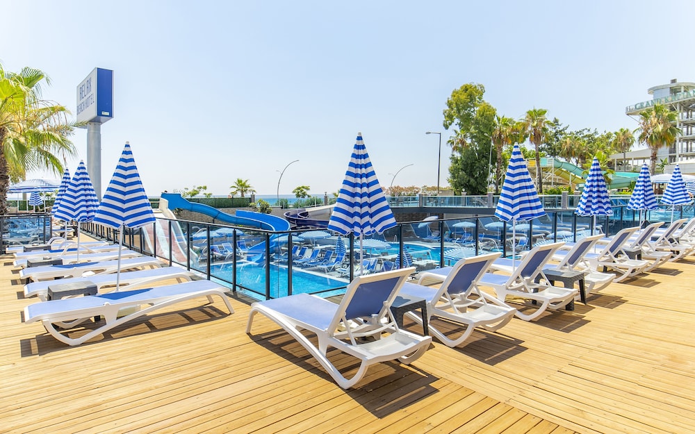 Relax Beach Hotel 26/50