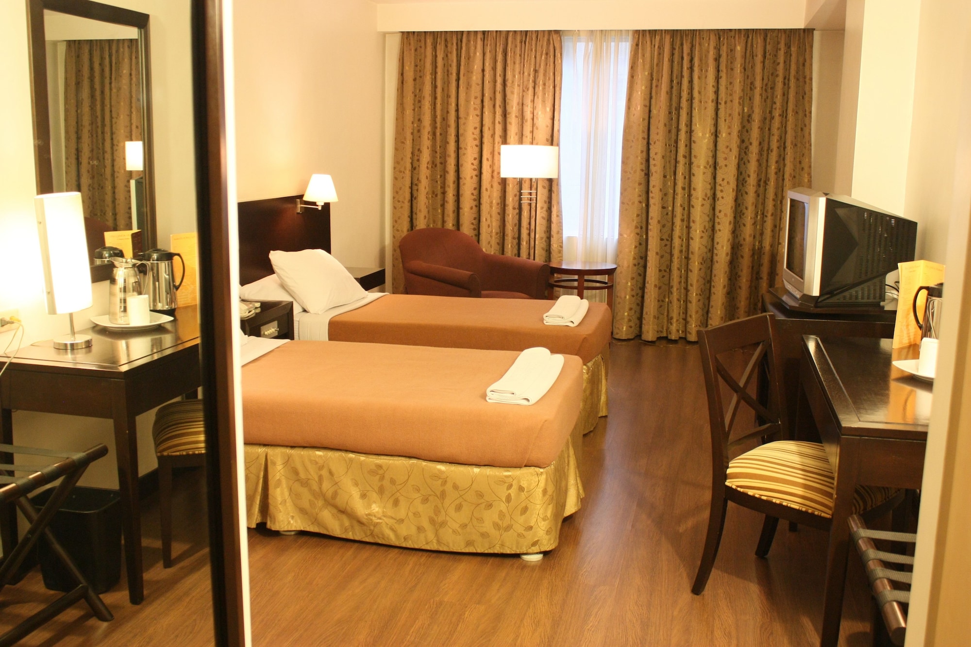 Deluxe, Double Bed