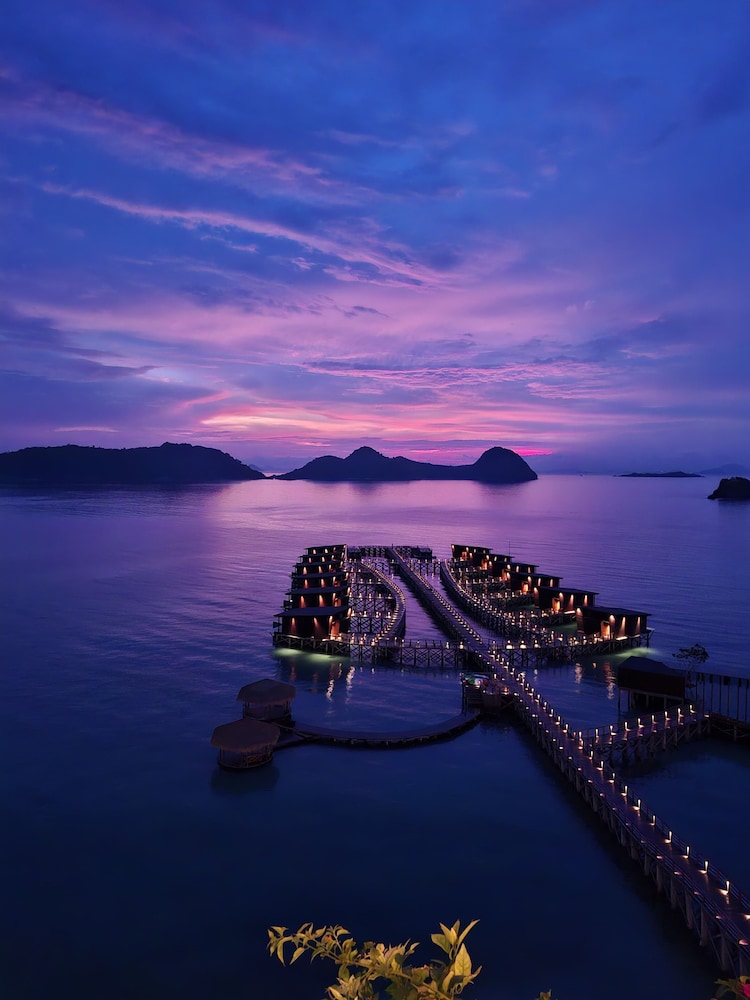 Katamaran Hotel and Resort Komodo 33/37