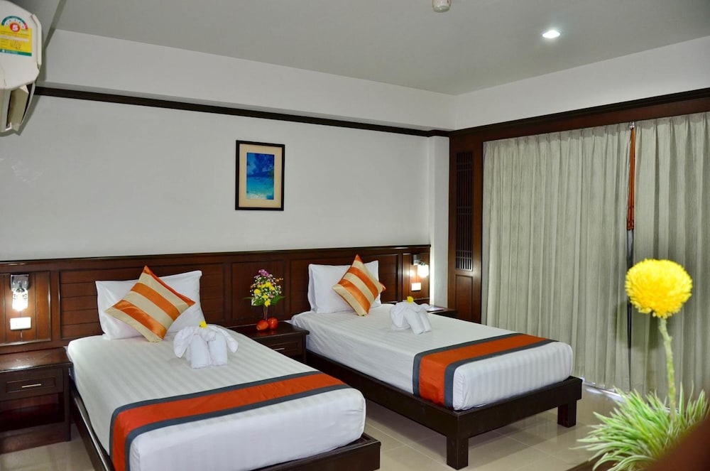 First Residence Hotel 27/48