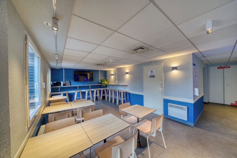 Ibis Budget Gennevilliers Asnieres 42/64
