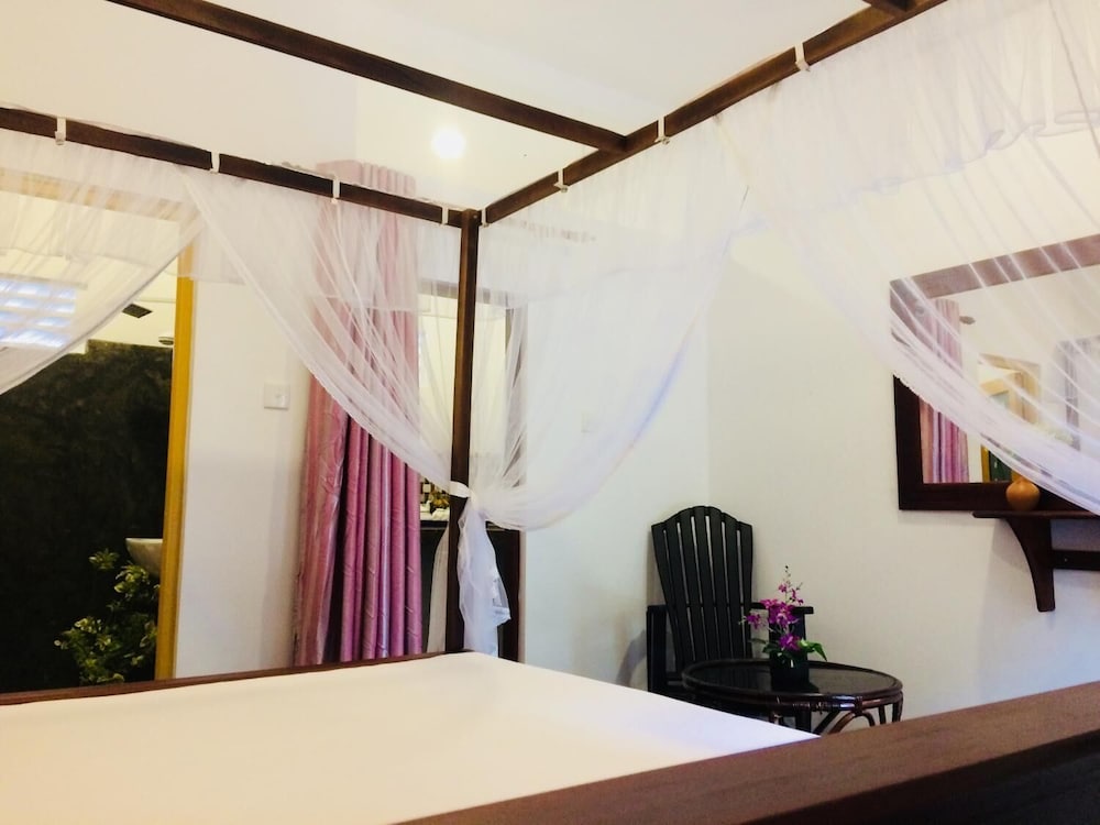 Damith Tourist Inn 16/44