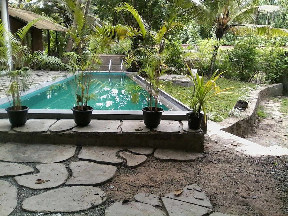 Asanka Surf House 31/40