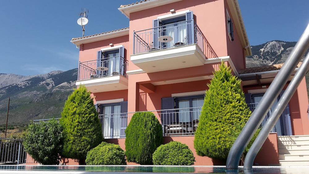 Ionian Sea View Luxury Villas 2/50