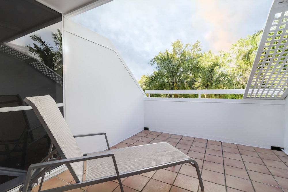 Apartments At the White House Port Douglas 7/65