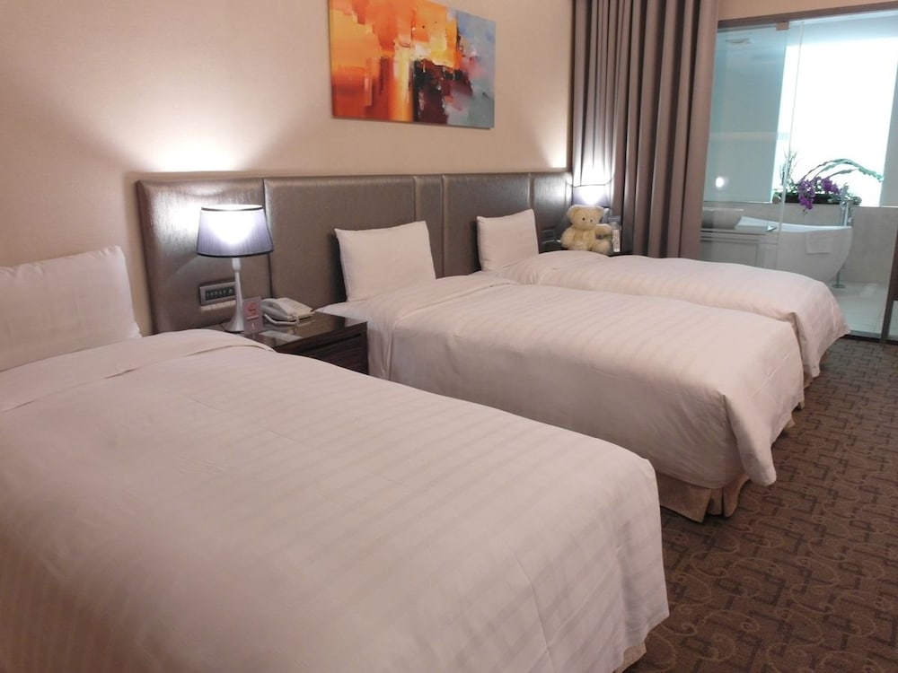 The Loft Hotel 12/75