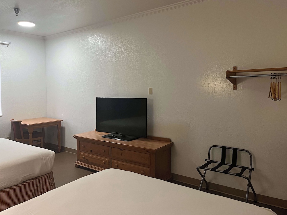Motel6 Portland, IN 20/23
