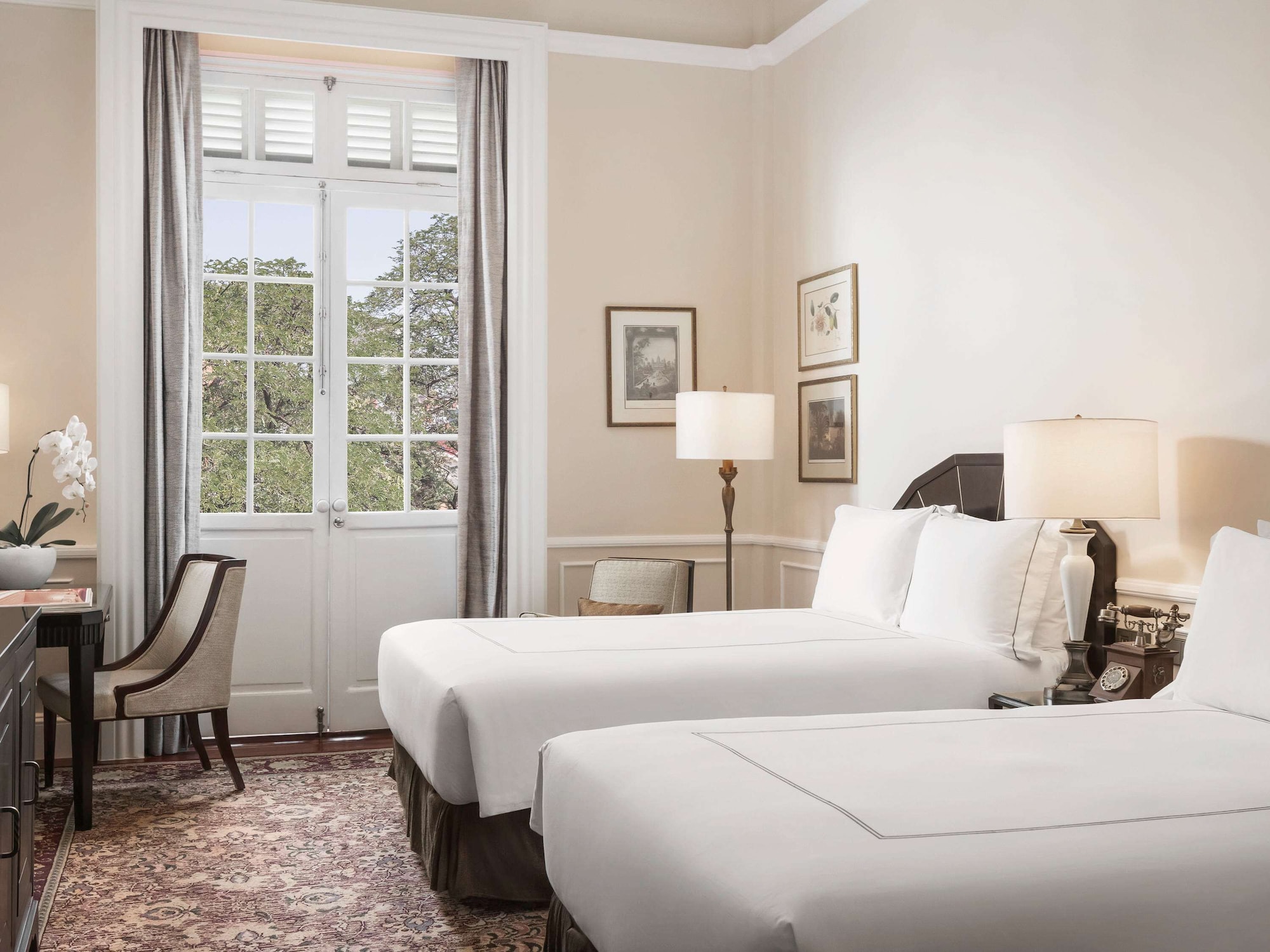 Landmark, Twin Beds, Pool View، Raffles Hotel Le Royal 3/7