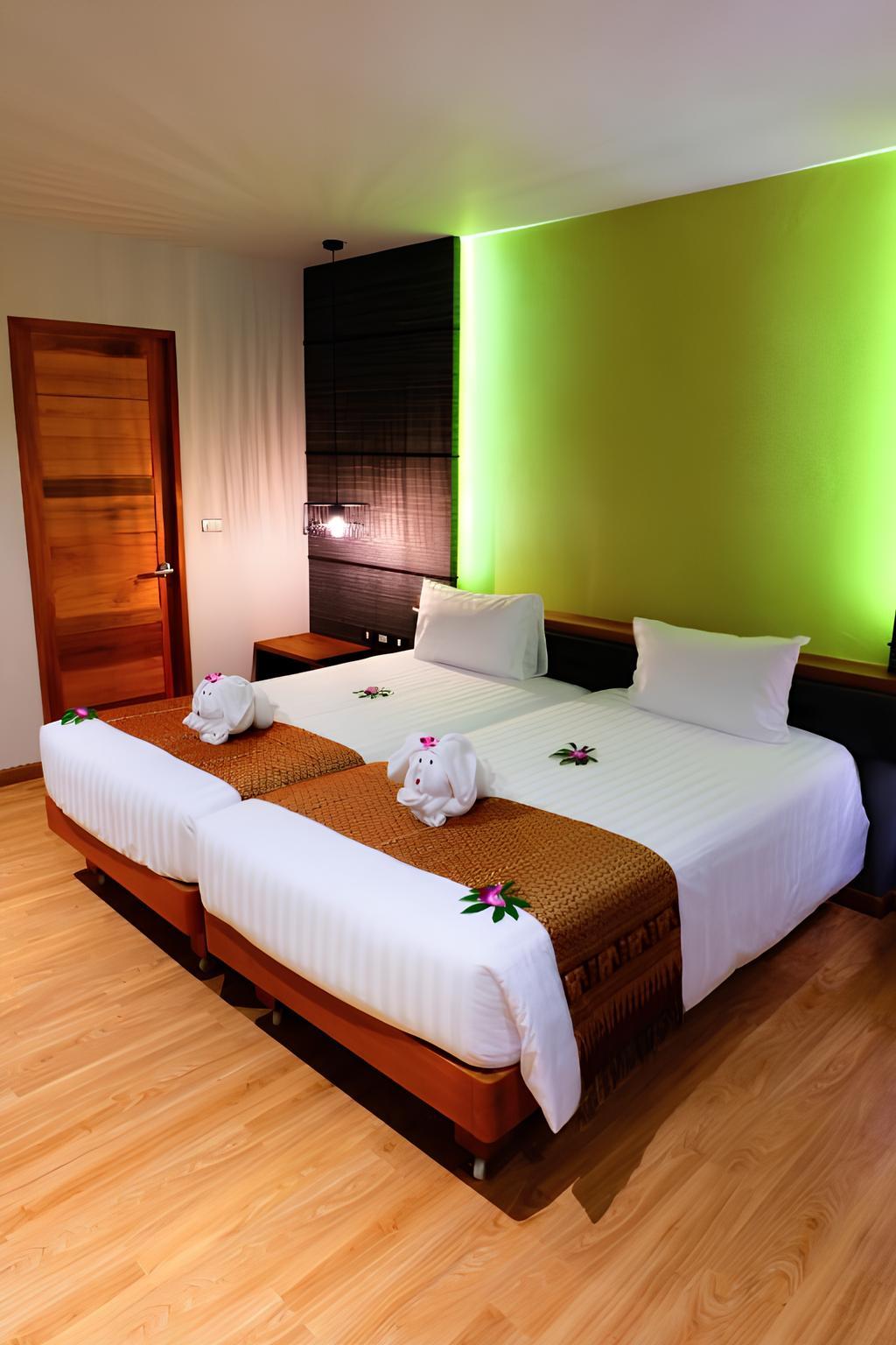 Room, Double Bed, No Window
