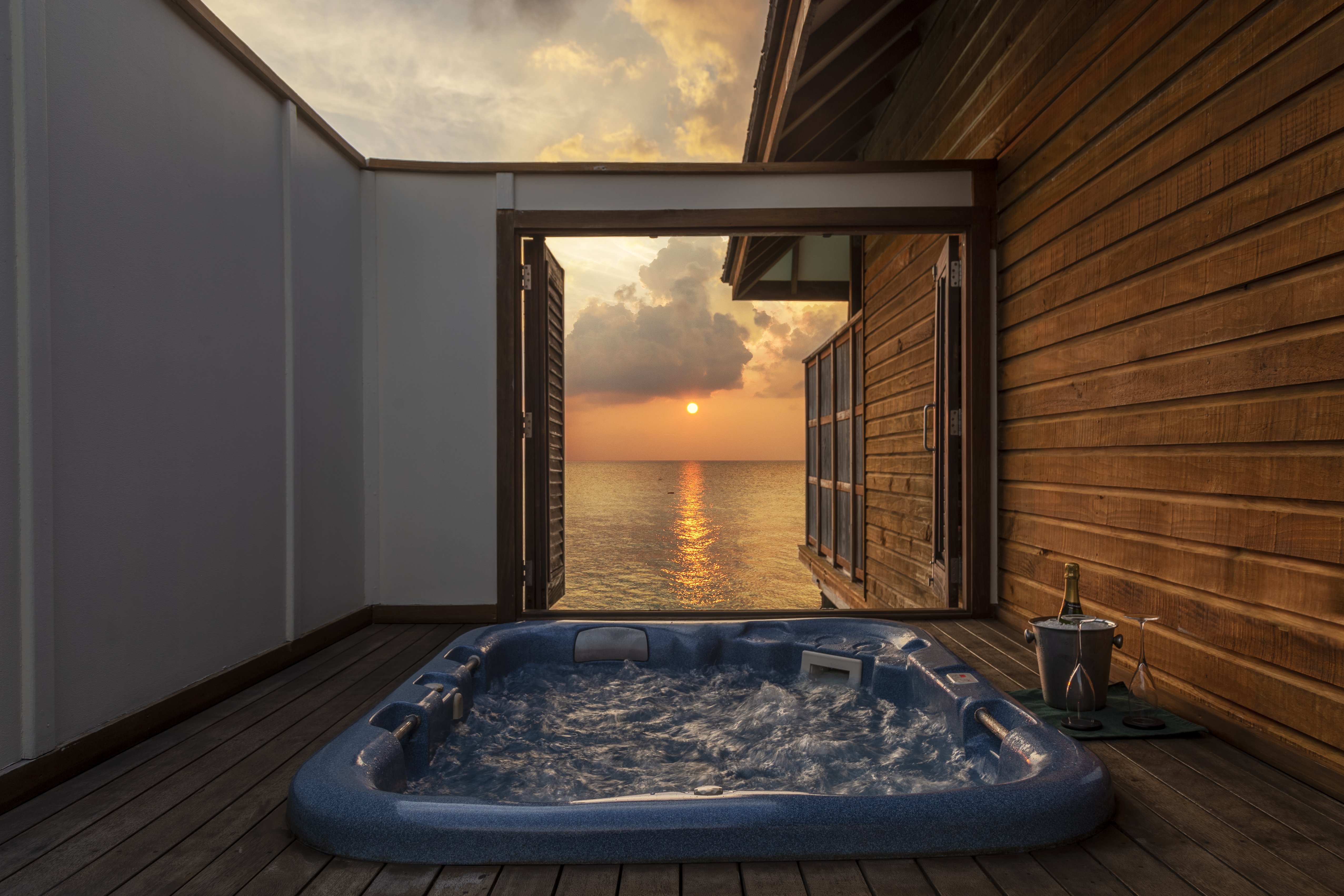 Veligandu Island Resort & Spa 141/172