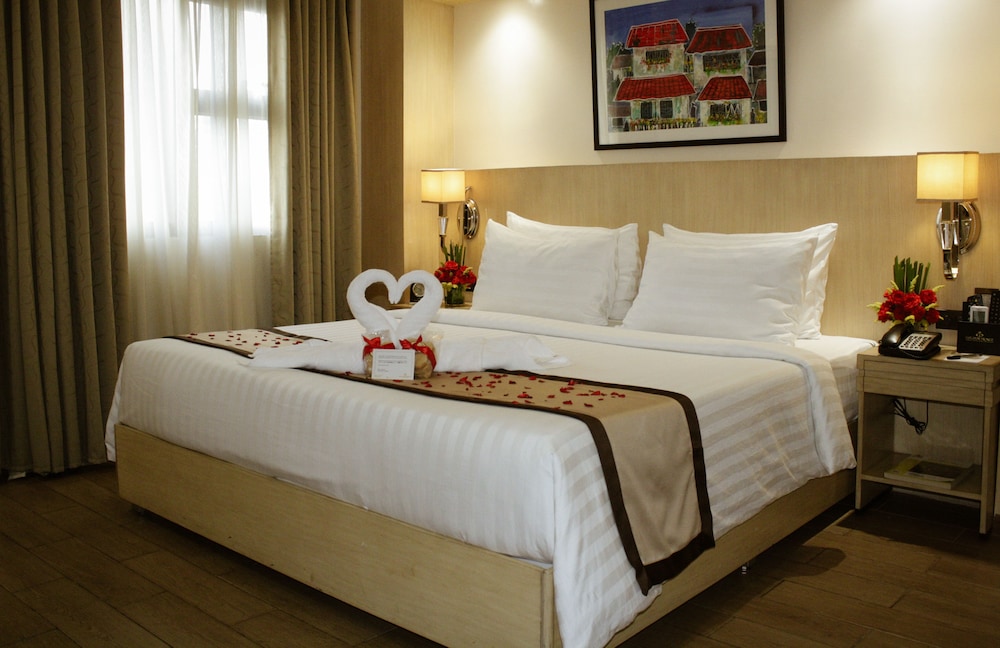 Golden Prince Hotel And Suites 9/50