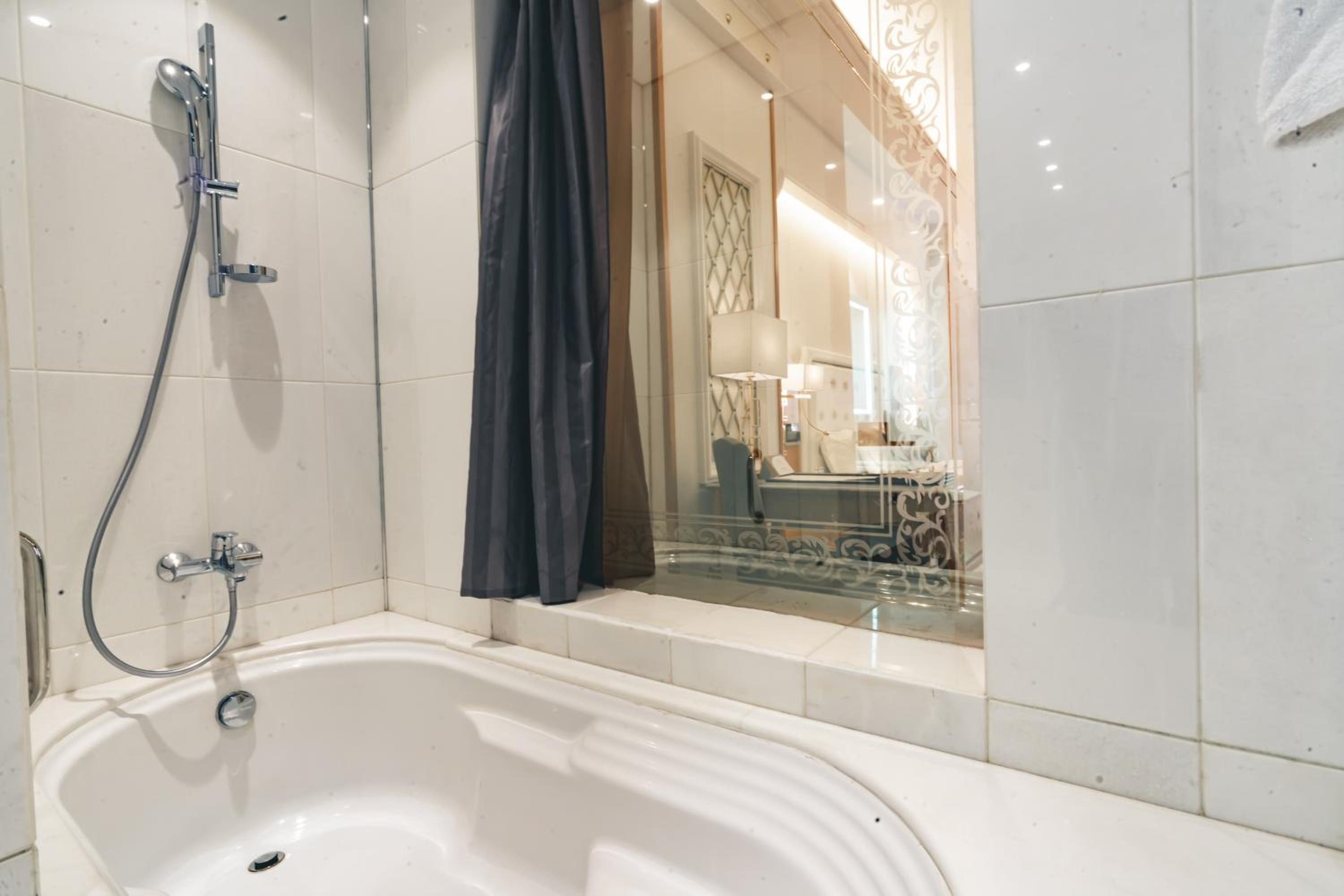 Premier, Suite, Twin Beds