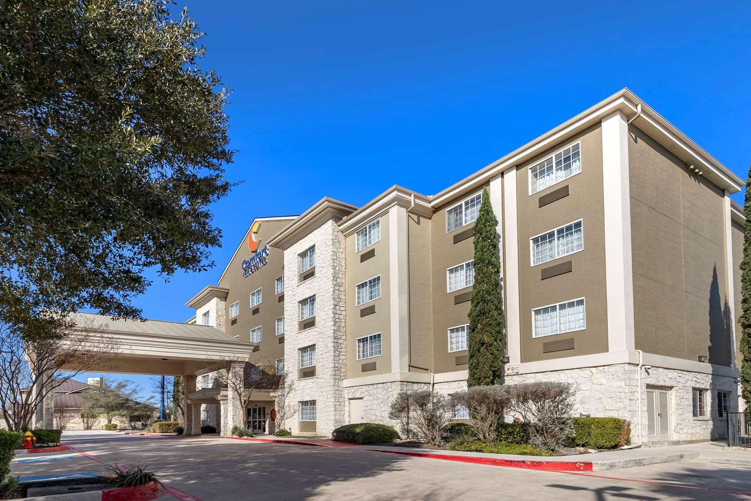 Comfort Inn & Suites Texas Hill Country 36/37