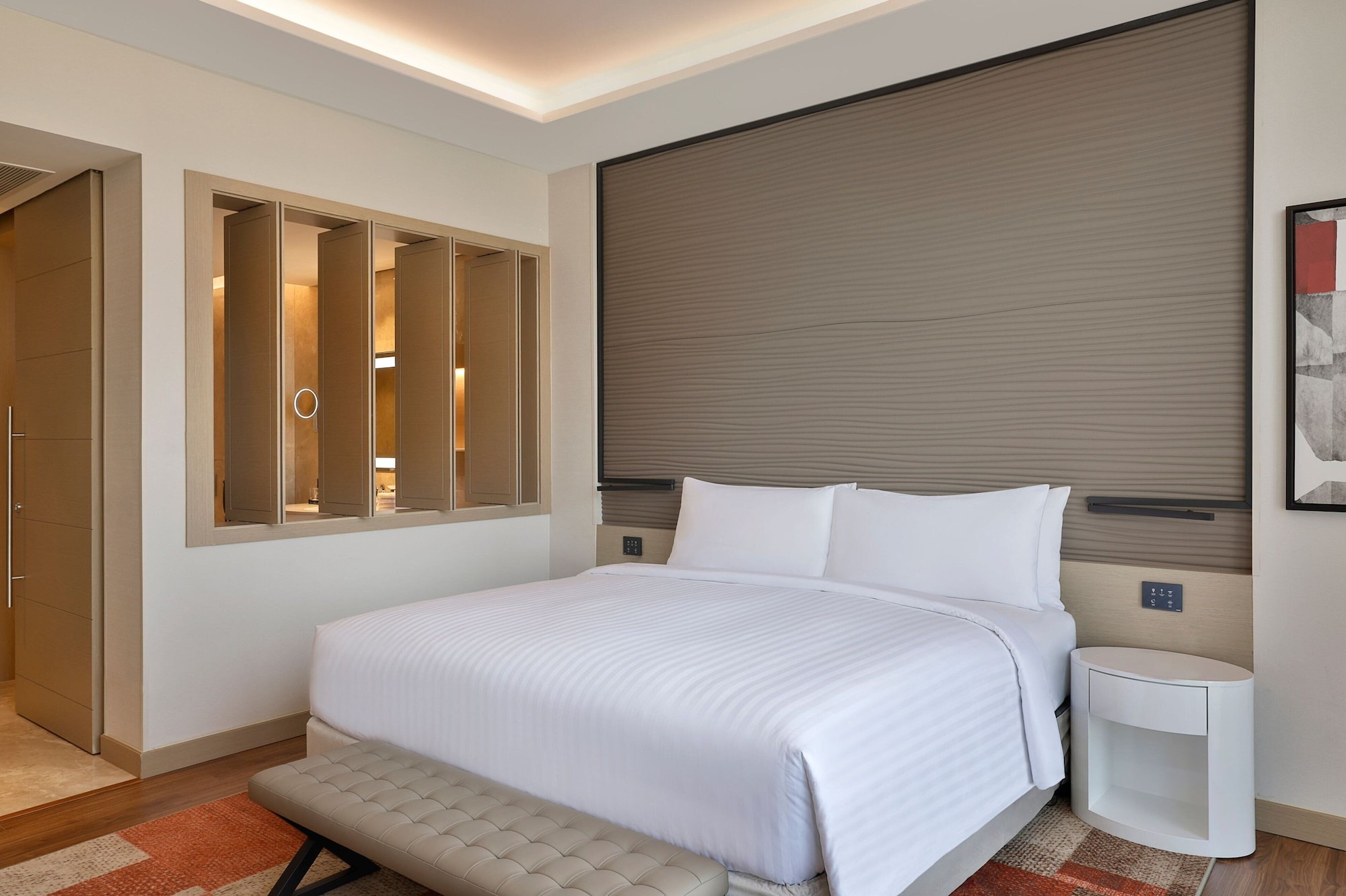Premier, King Bed, City View