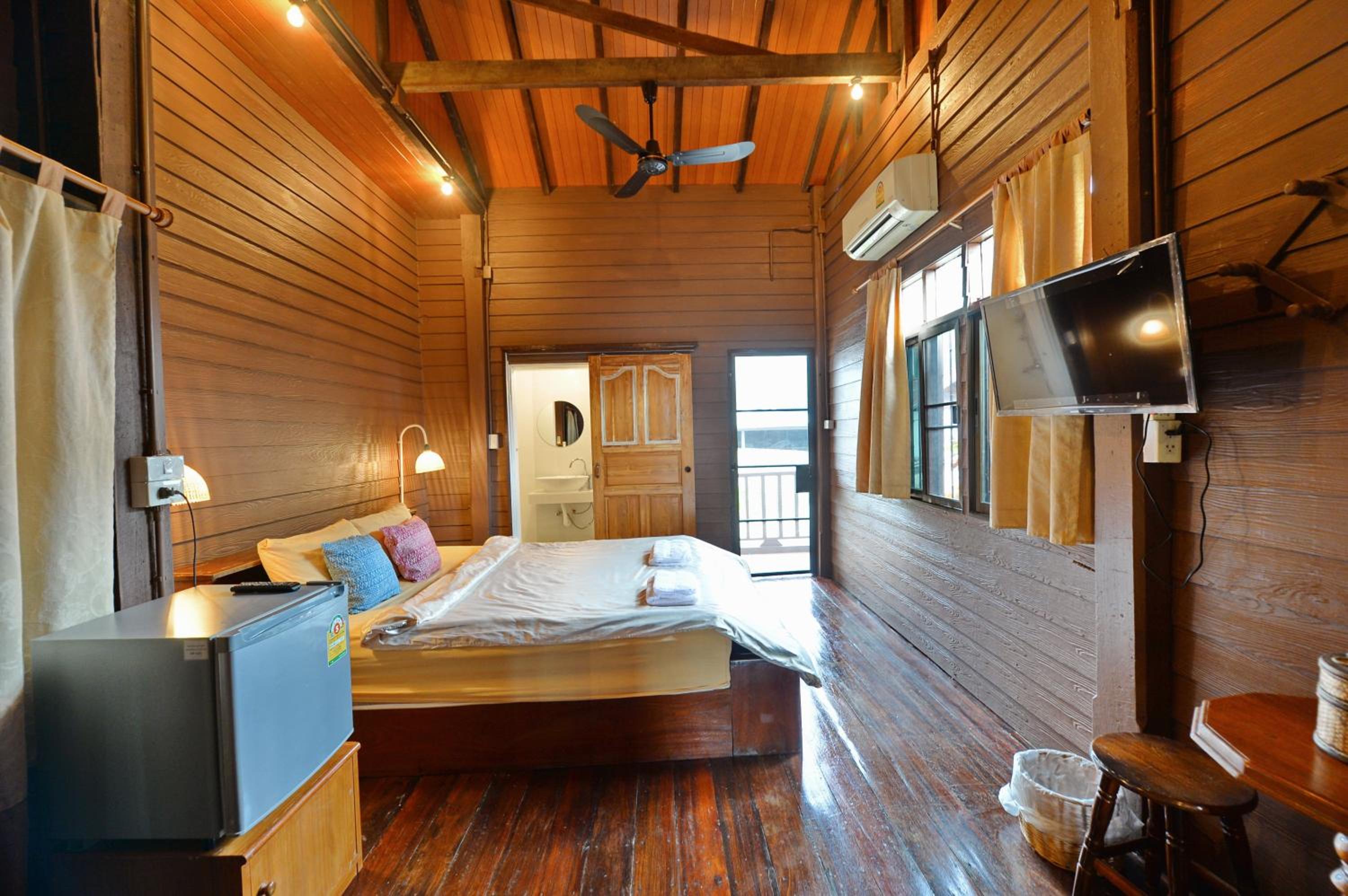 Boutique, King Bed, Balcony