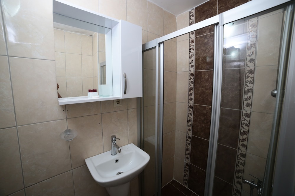 Taksim Trust Hotel (ex Ilya Pera Hotel) 18/63