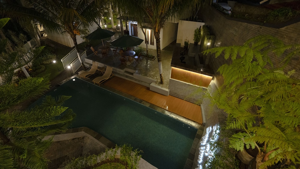 Aleyra Hotel and Villa Garut 44/50
