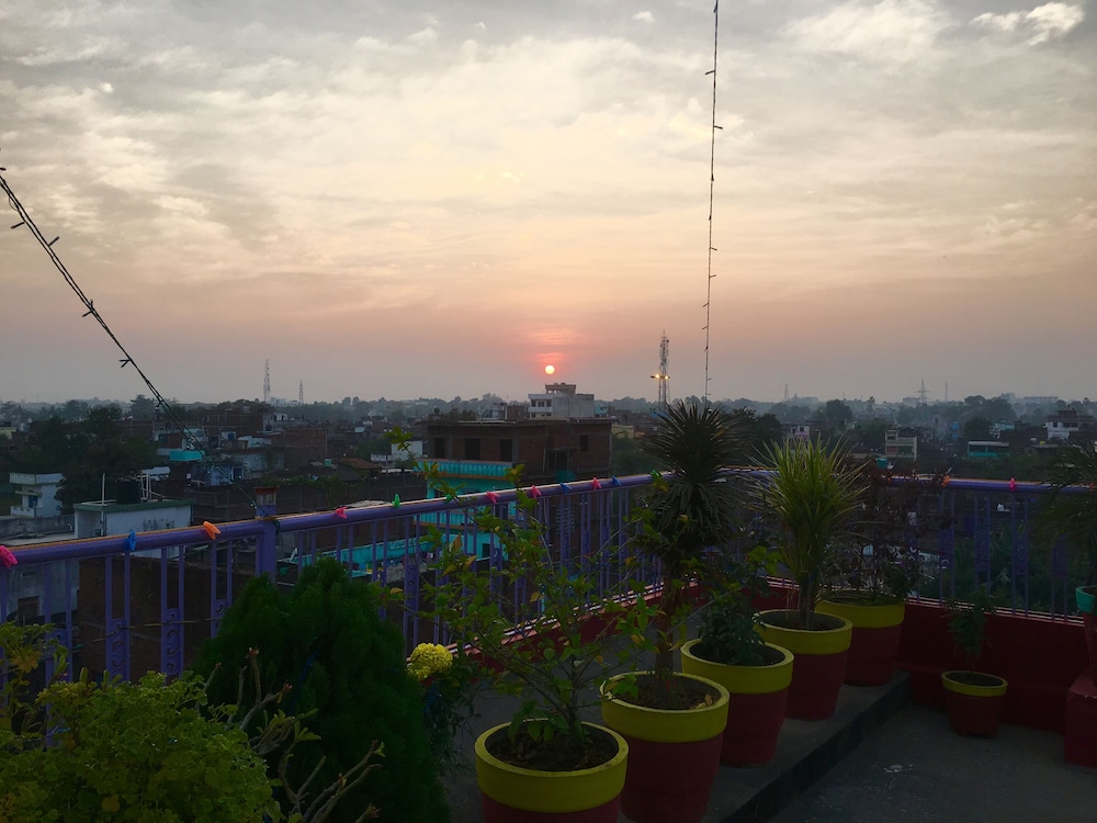 Kundan Bazar Guest House 27/30