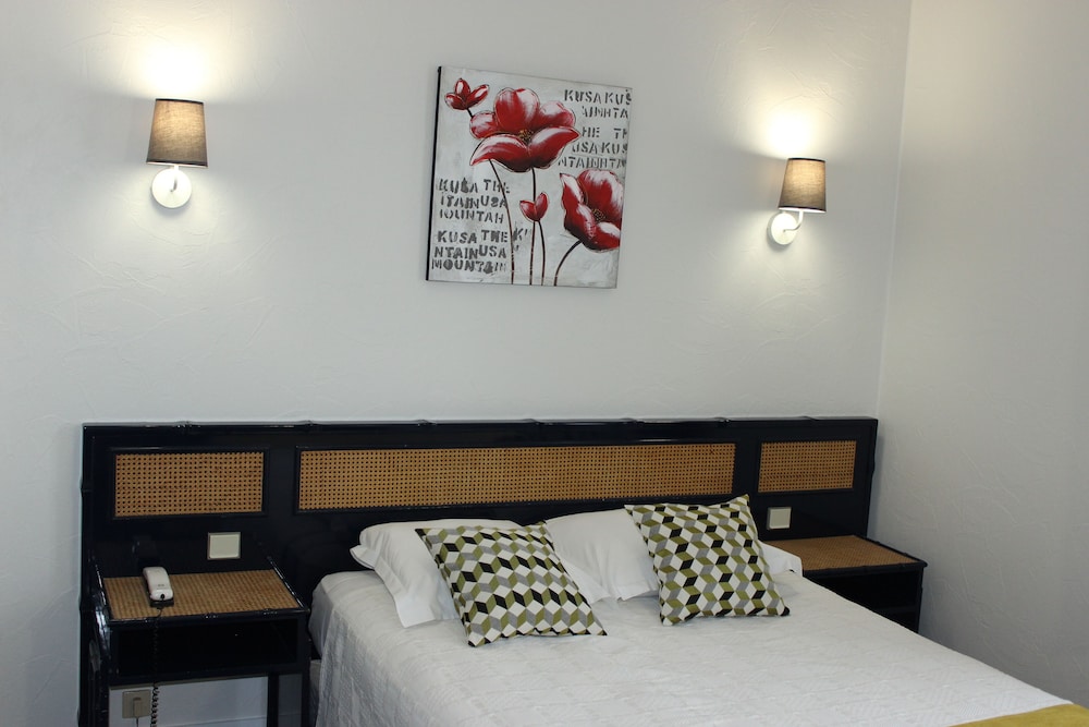 غرفة قياسية بسرير مزدوج، Sure Hotel by Best Western Saintes 6/9