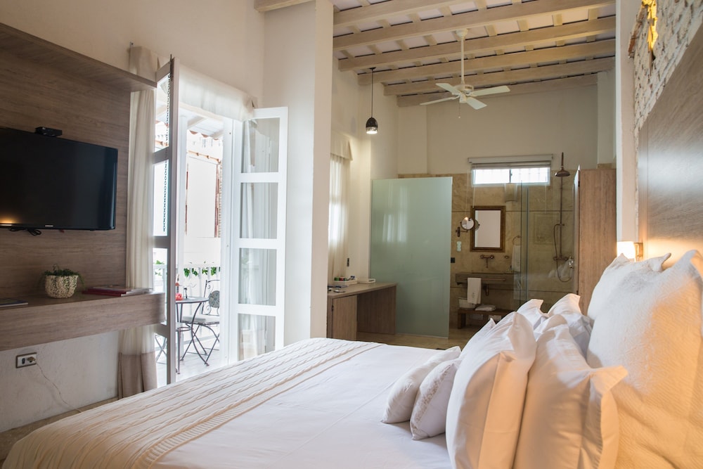 HOTEL BOUTIQUE DON PEPE 12/72