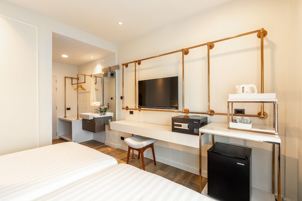 Ozone Hotel Bangkok 11/30