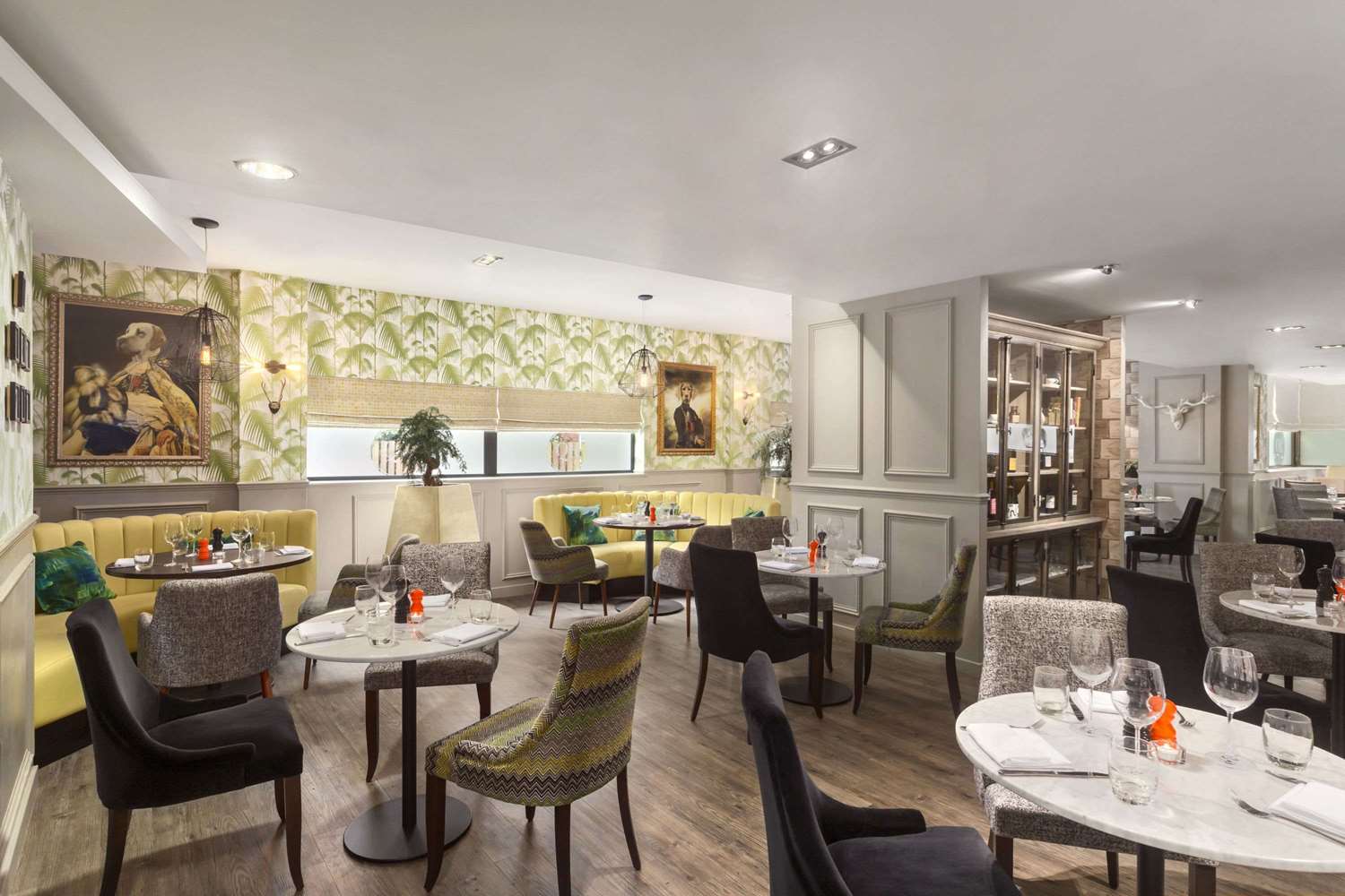 Ramada Hotel & Suites by Wyndham Coventry 24/38