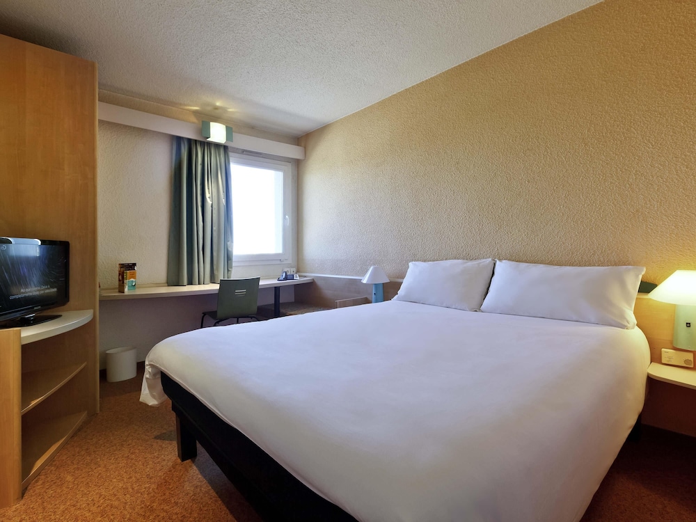 Ibis Guimaraes 27/73