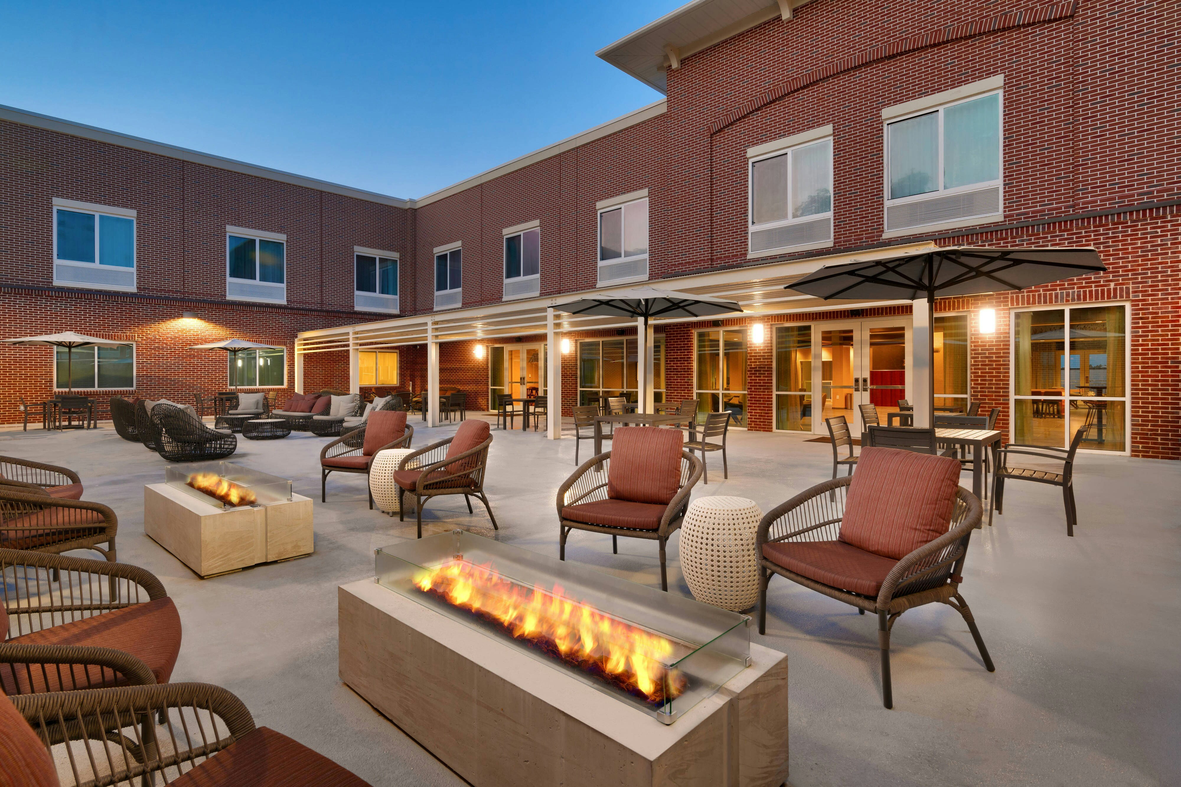 Courtyard by Marriott Atlanta Duluth Downtown 18/24