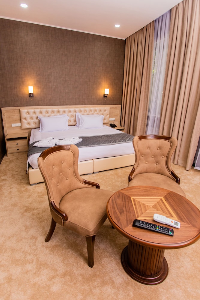 Gabrielle International Hotel 13/50