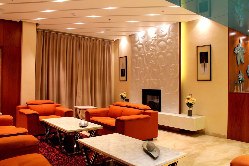 Blu Feather Hotel & Spa 65/69