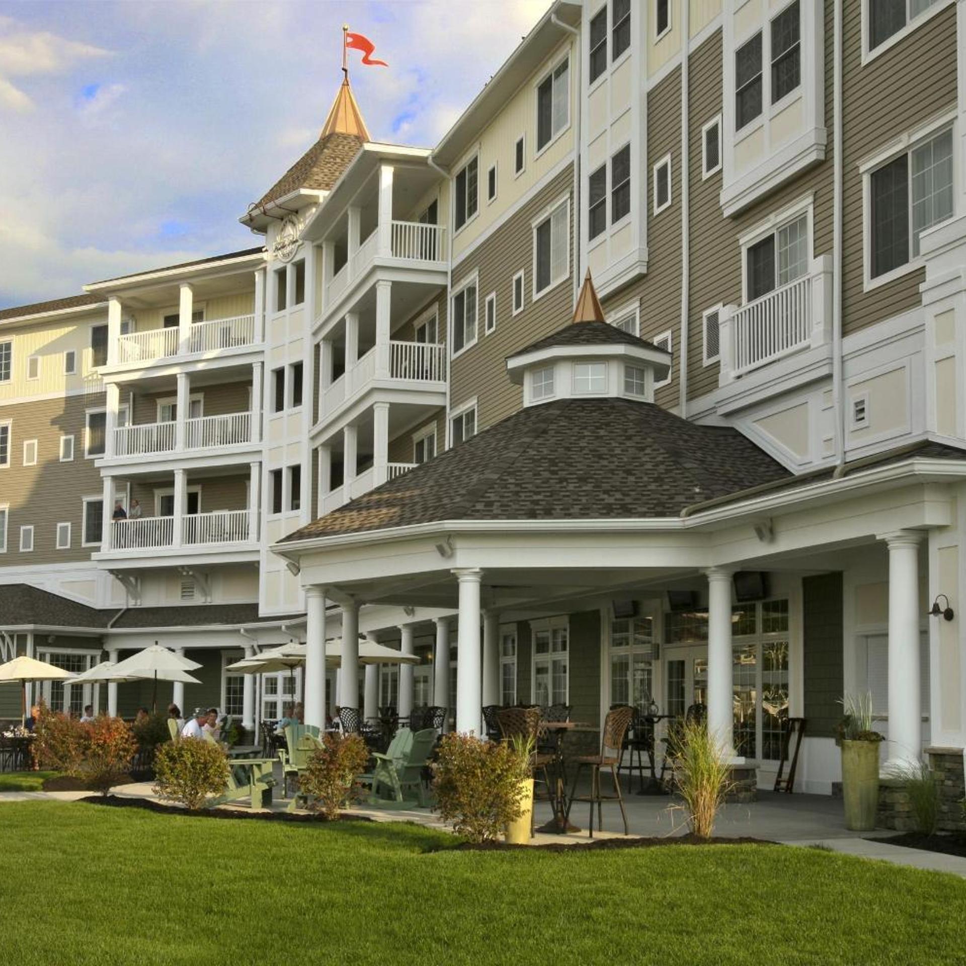 Watkins Glen Harbor Hotel 30/34
