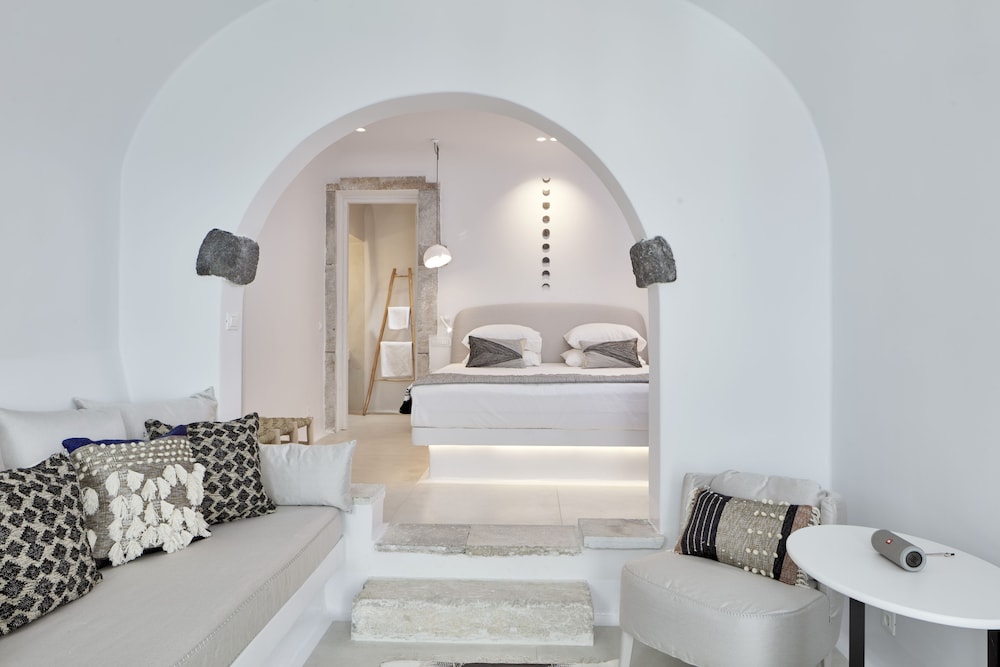 Cosmopolitan Suites - Adults Only 7/50
