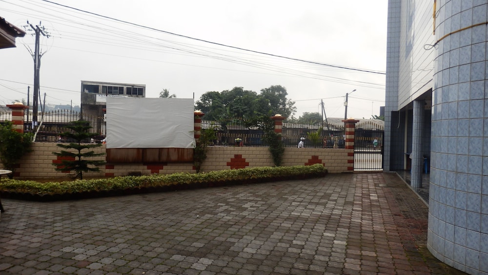 Afrique Hotel Douala Airport 22/28