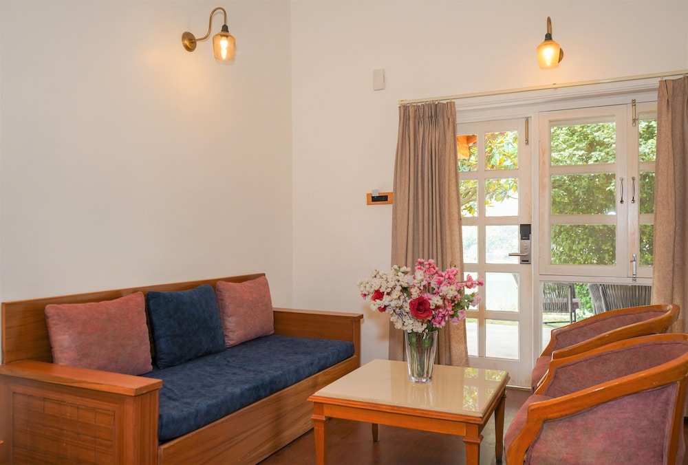 NEELESH INN 23/39