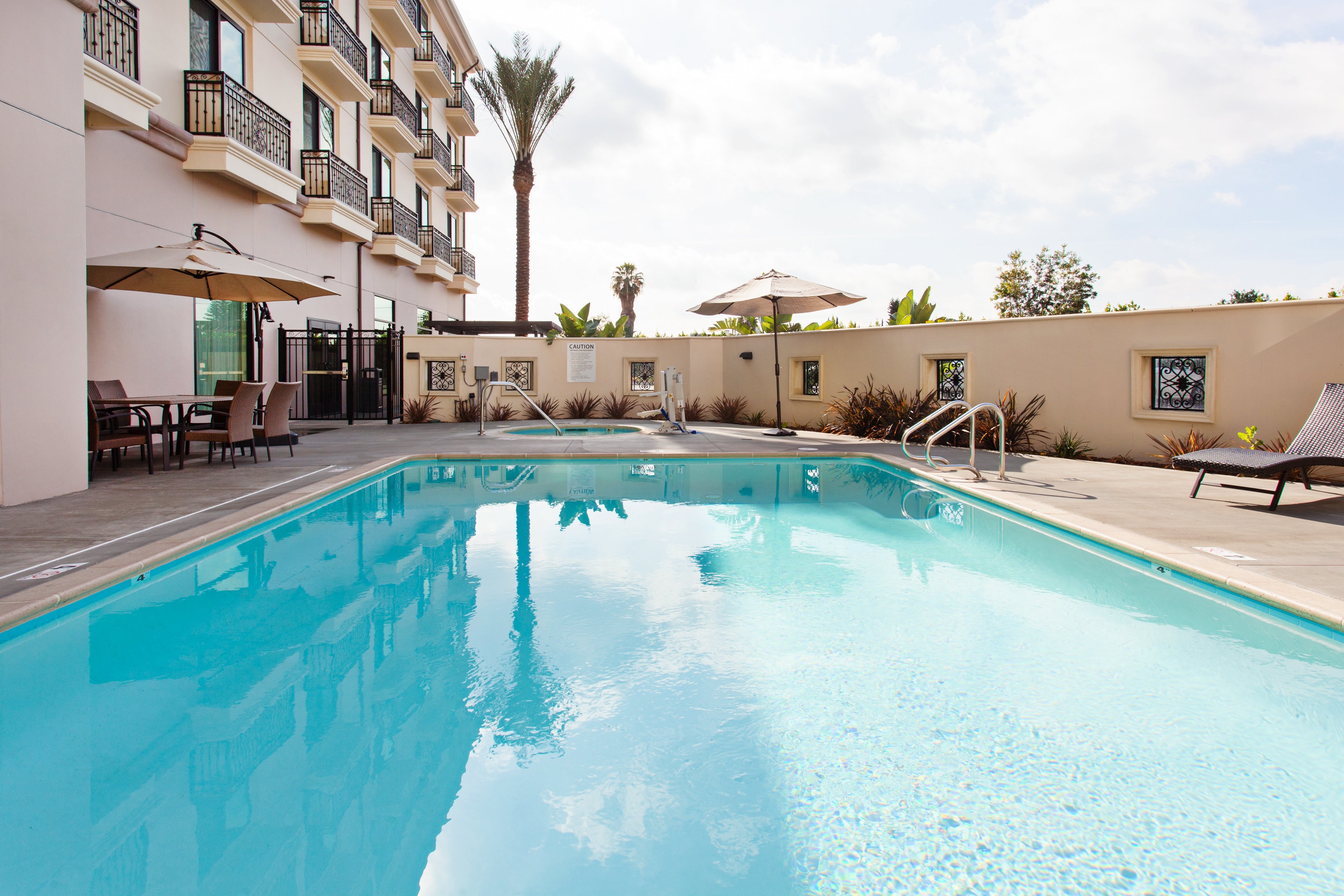 Holiday Inn El Monte - Los Angeles 66/70