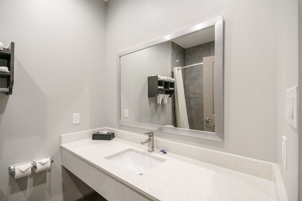 Americas Best Value Inn & Suites Northeast Houston Downtown I-610 15/28
