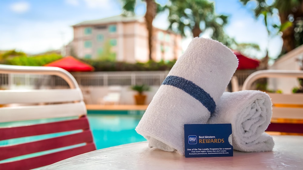 Best Western Plus Universal Inn 22/46