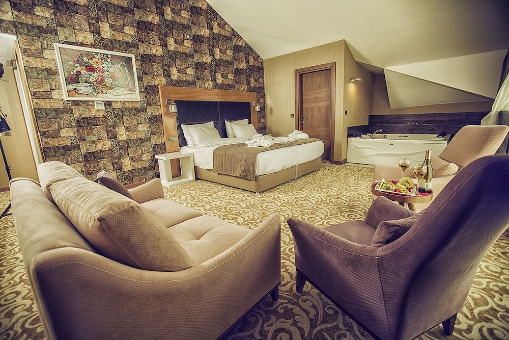 El Garden Hotel & Residence 23/33