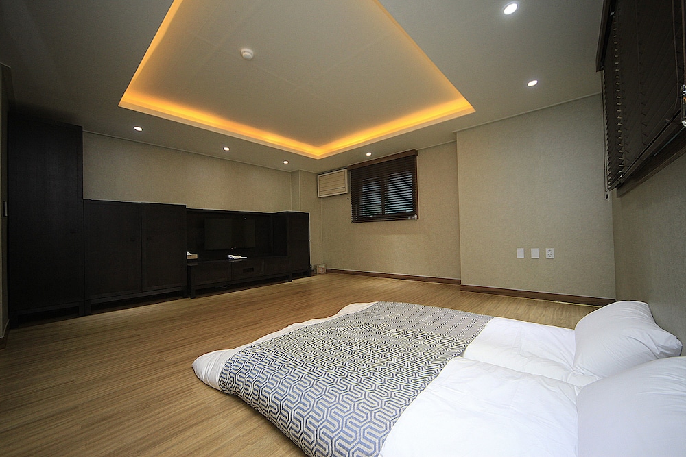 I-Check Hyunjin Hotel 41/67