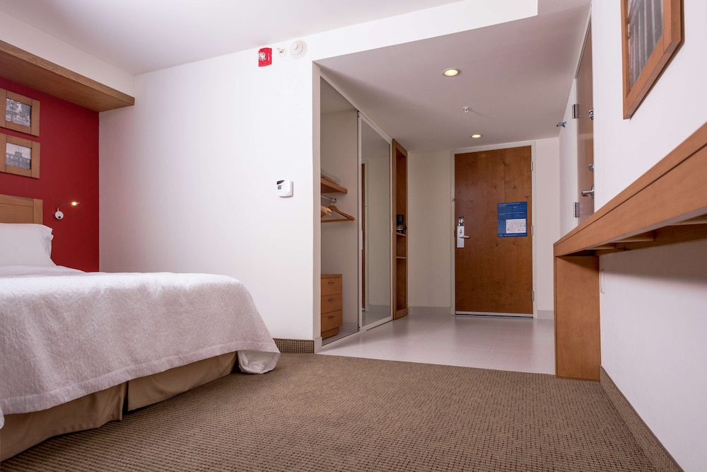 Hampton Inn by Hilton Guadalajara/Expo 20/48