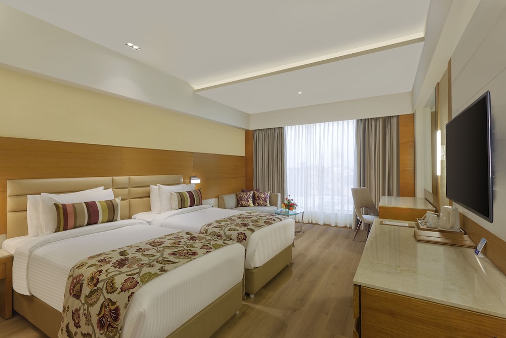 Nataraj Sarovar Portico 16/47