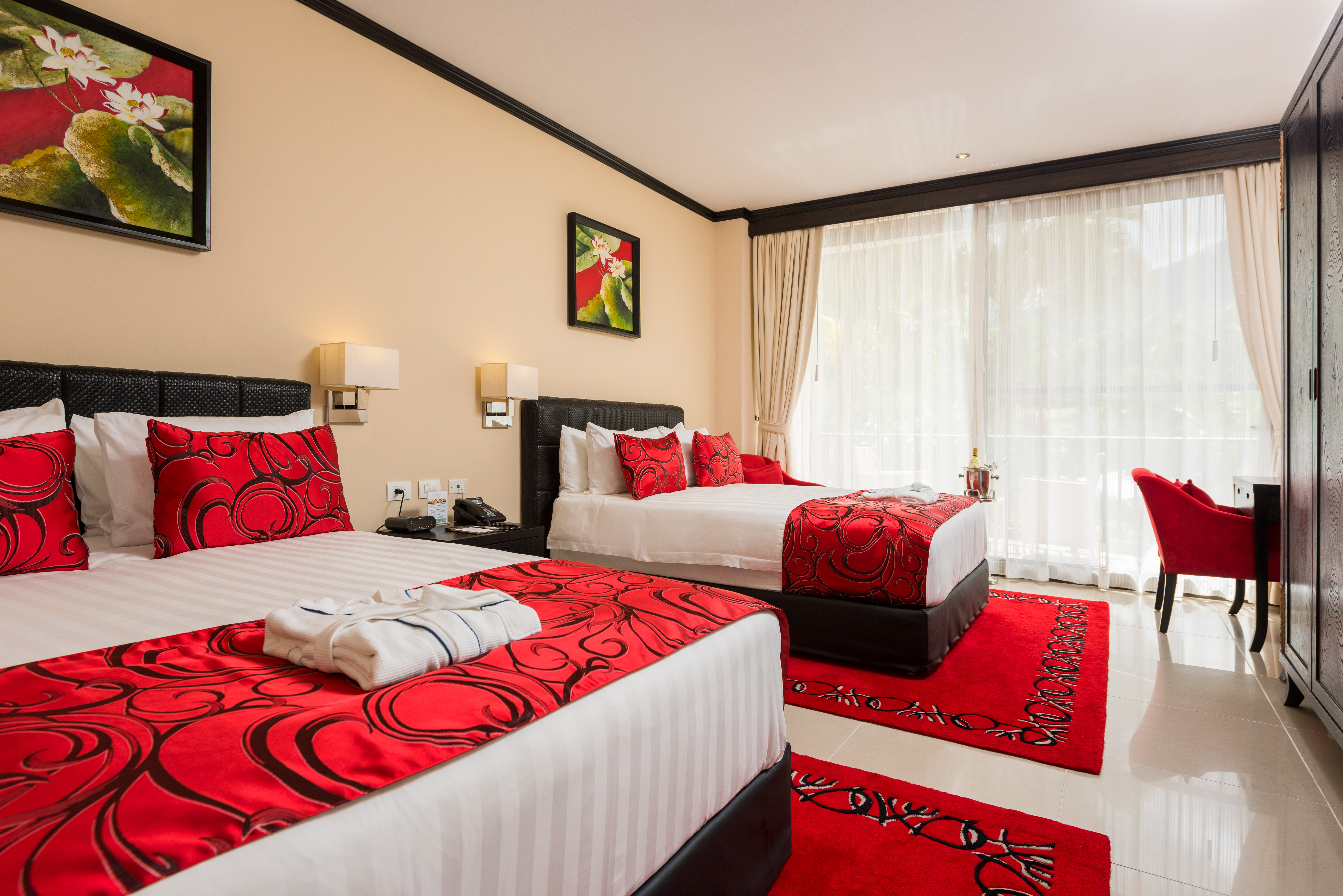 Deluxe, Queen Bed, Volcano View