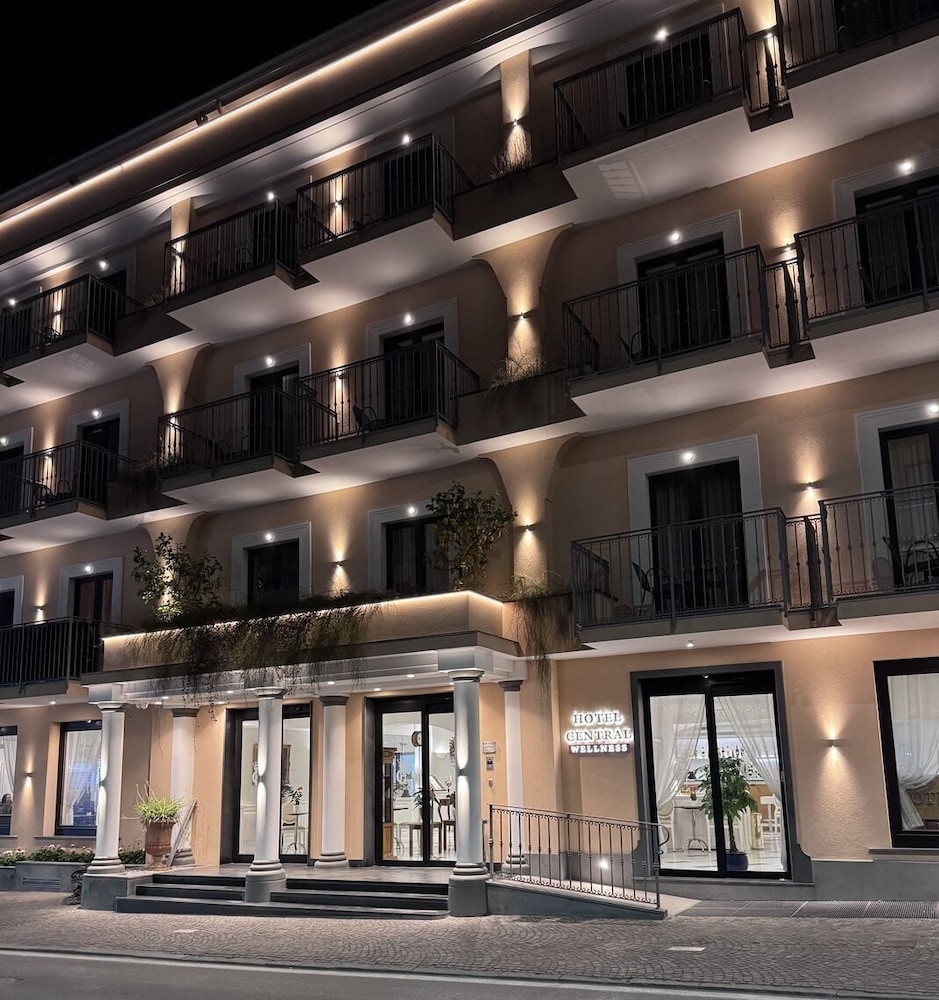 Hotel Central photo3
