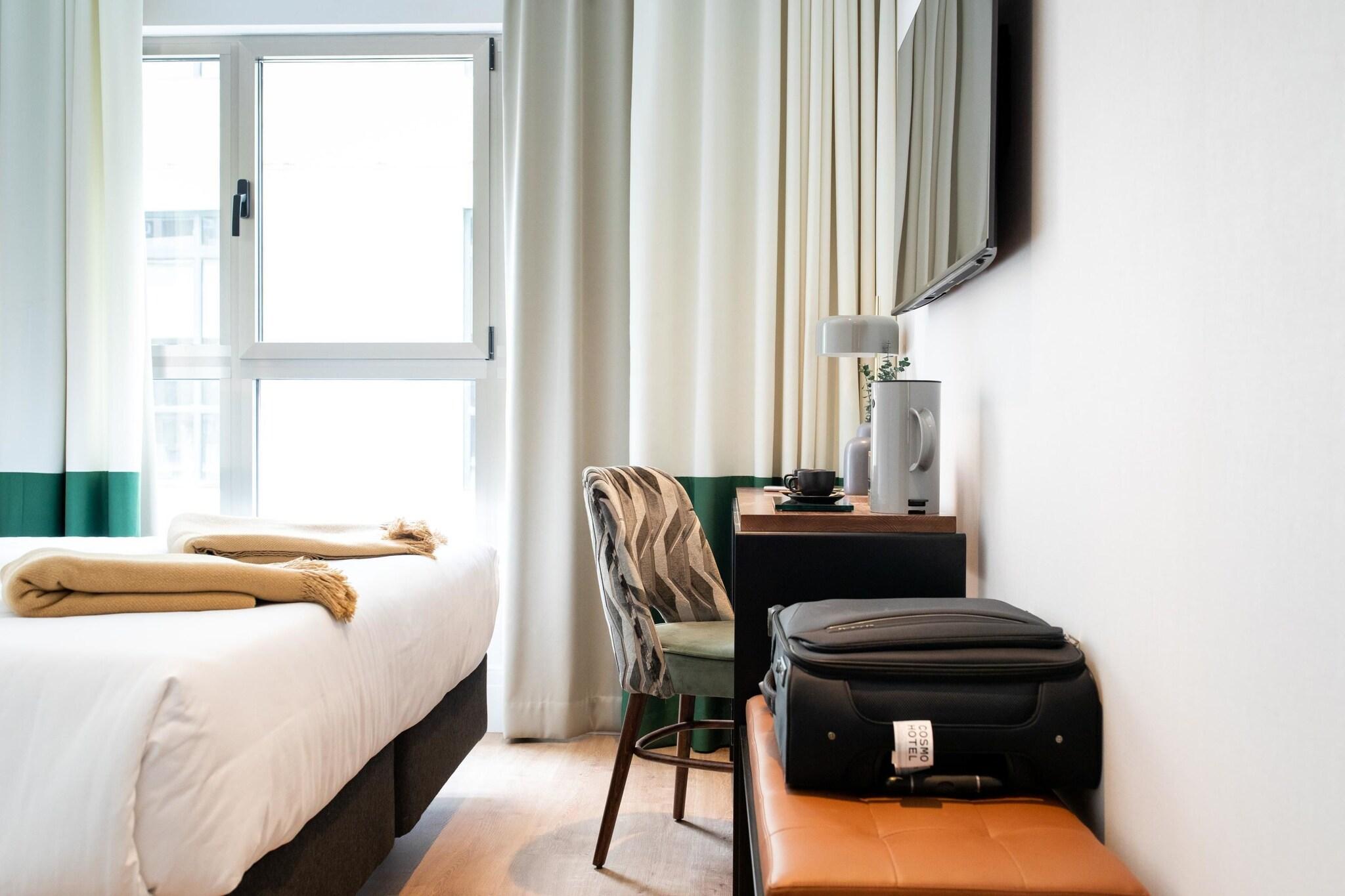 Room, Single, Double Bed, COSMO HOTEL Y BAR 7/10
