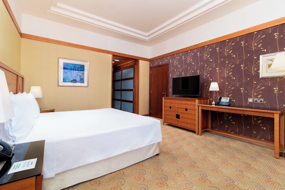غرفة بريميوم بسرير فردي، Holiday Inn Kuwait 7/10