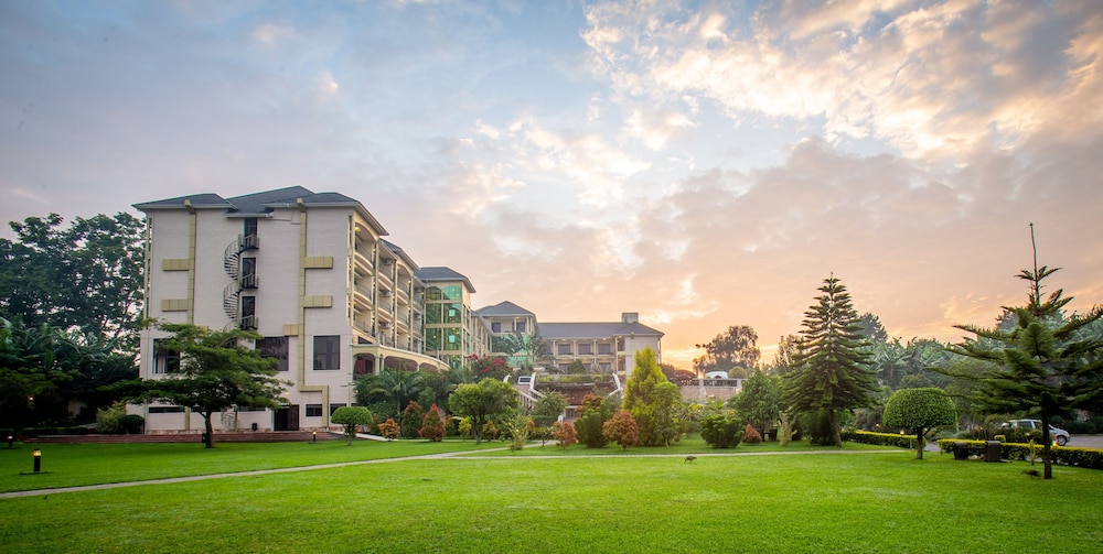 NYAIKA HOTEL FORTPORTAL 46/48