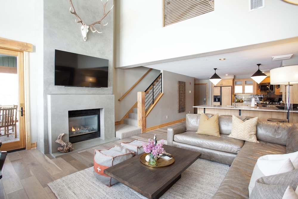 Lodges At Deer Valley 42/81