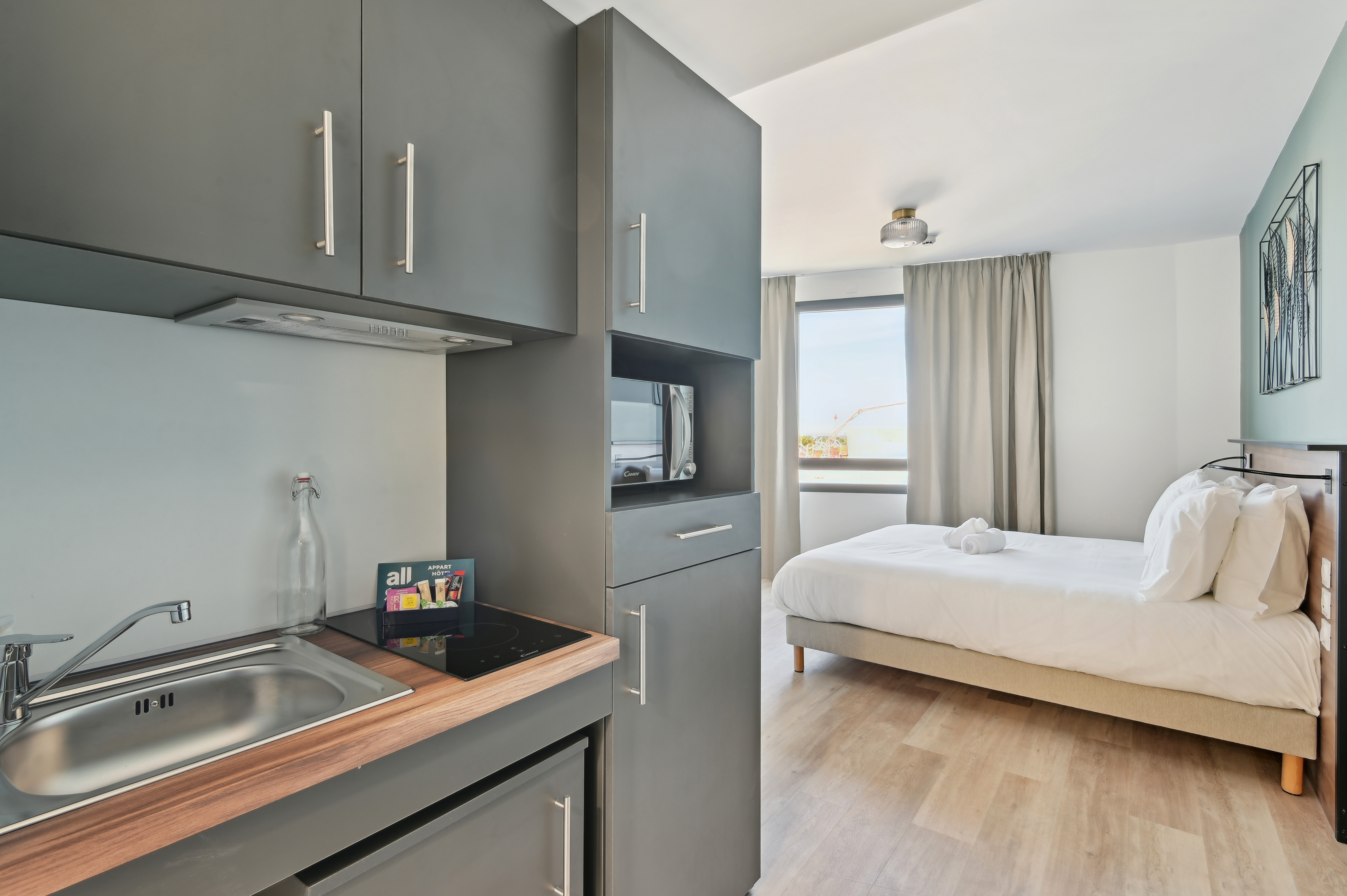 استوديو سوبيريور بسرير مزدوج بشرفة، All Suites Appart Hotel Paris Ouest Colombes 3/3